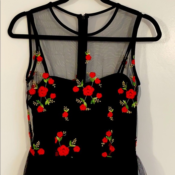 Embroidered Rose Dress NWOT 🌹 - Picture 3 of 6